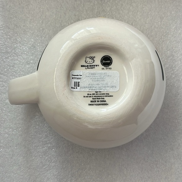 ๐ Hello Kitty Sushi Plate Set Throw Blanket and Mug Bundle Red White - Picture 5 of 12